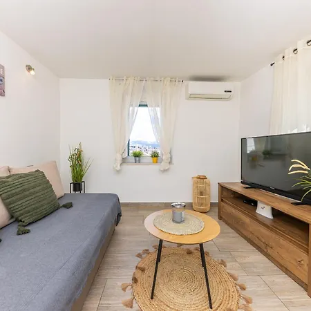 Romantic View Apartman *