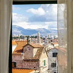 Romantic View Split