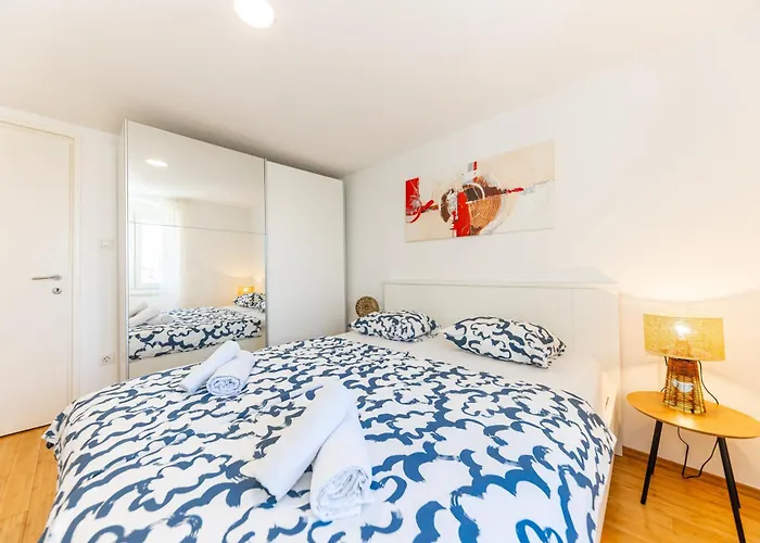 Romantic View Apartment